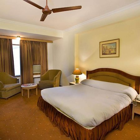 The Bmk Hotel New Delhi Exterior photo