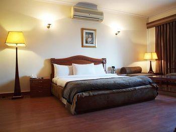 The Bmk Hotel New Delhi Exterior photo