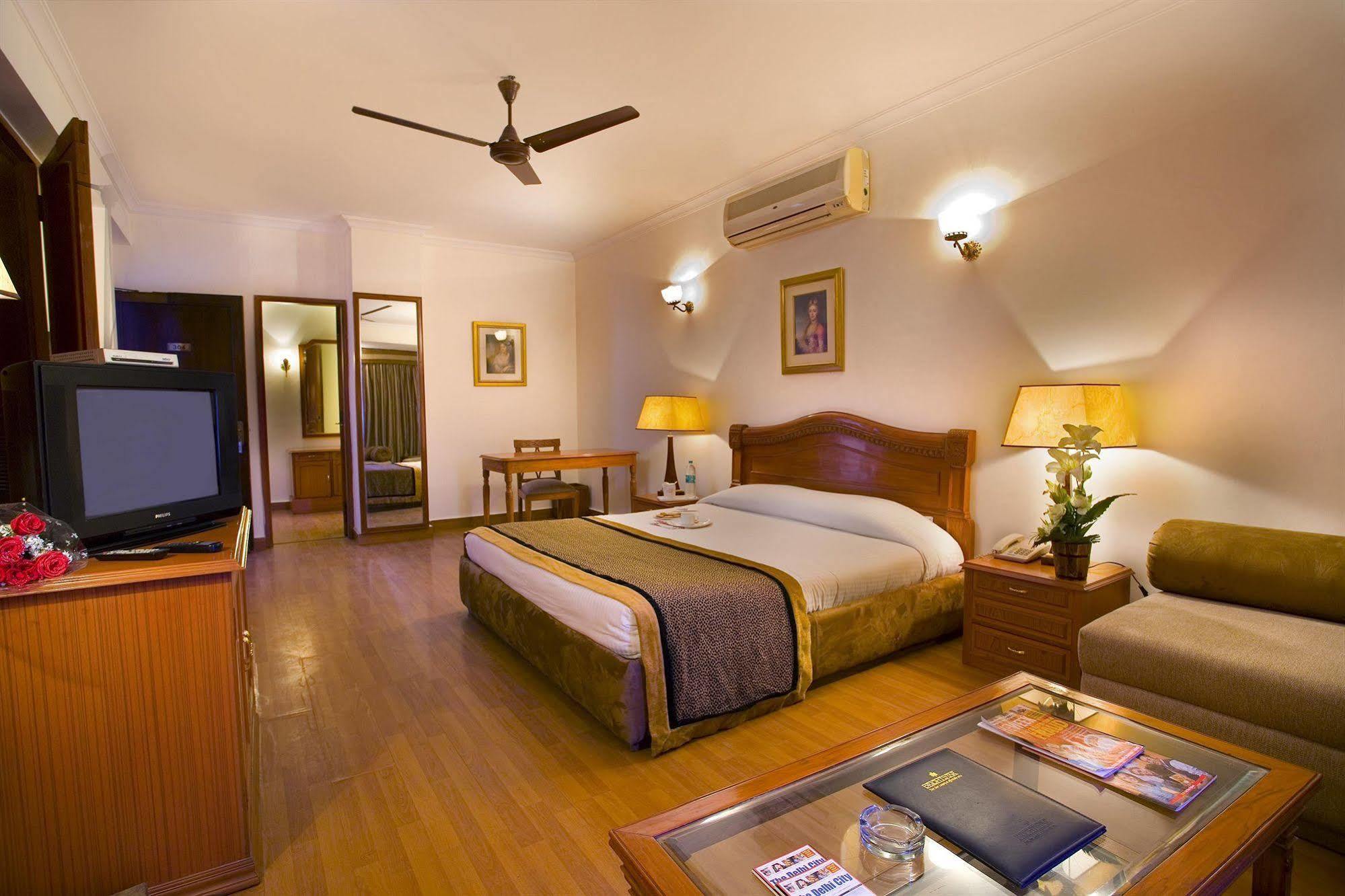 The Bmk Hotel New Delhi Exterior photo