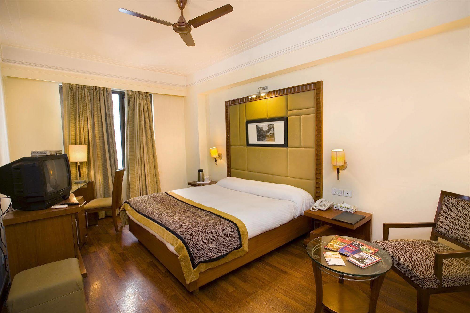 The Bmk Hotel New Delhi Exterior photo